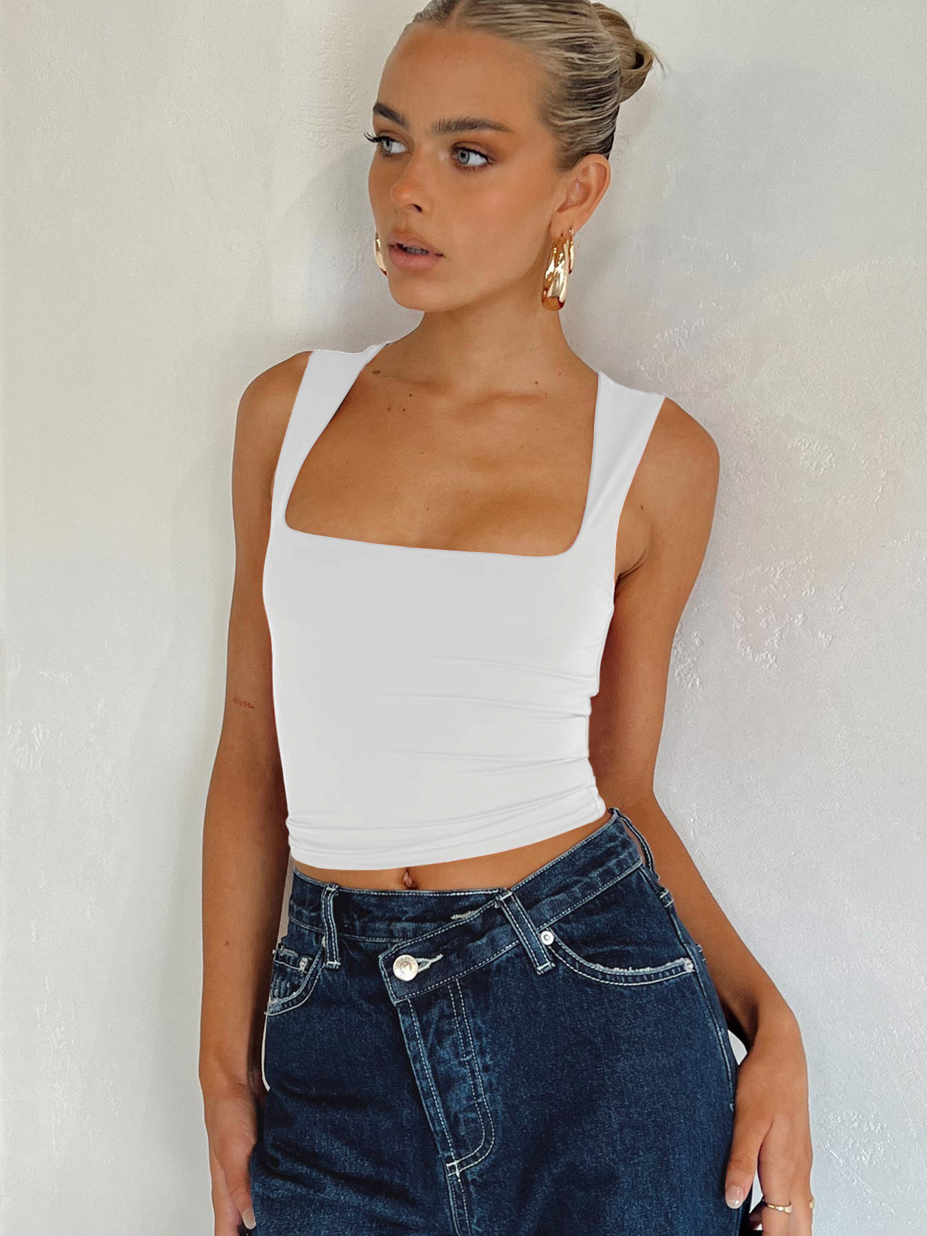 Contour Tank